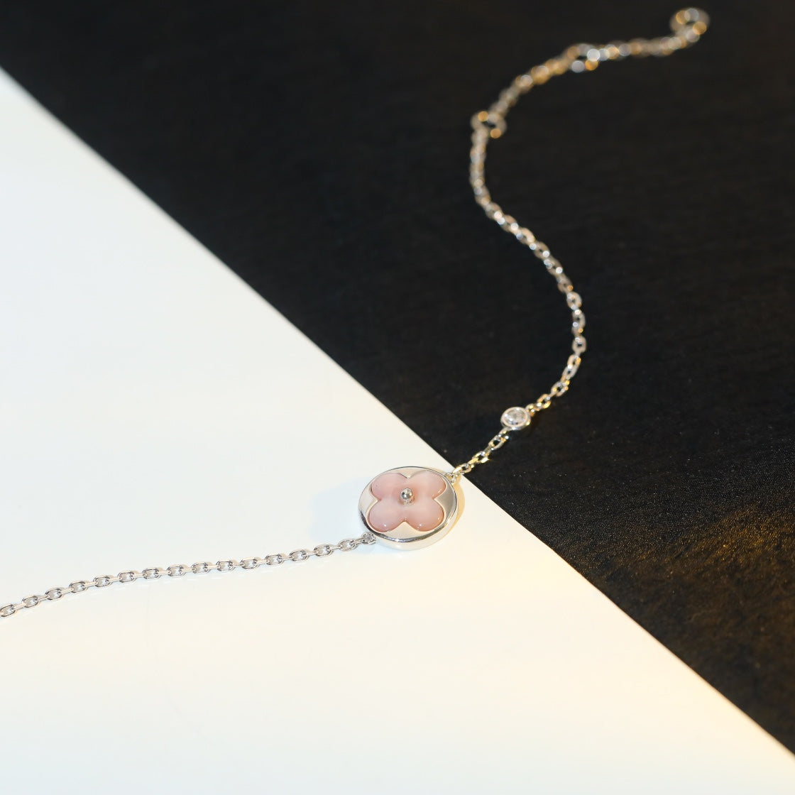 [Shinejoy]SUN MOTIF PINK MOP SILVER BRACELET