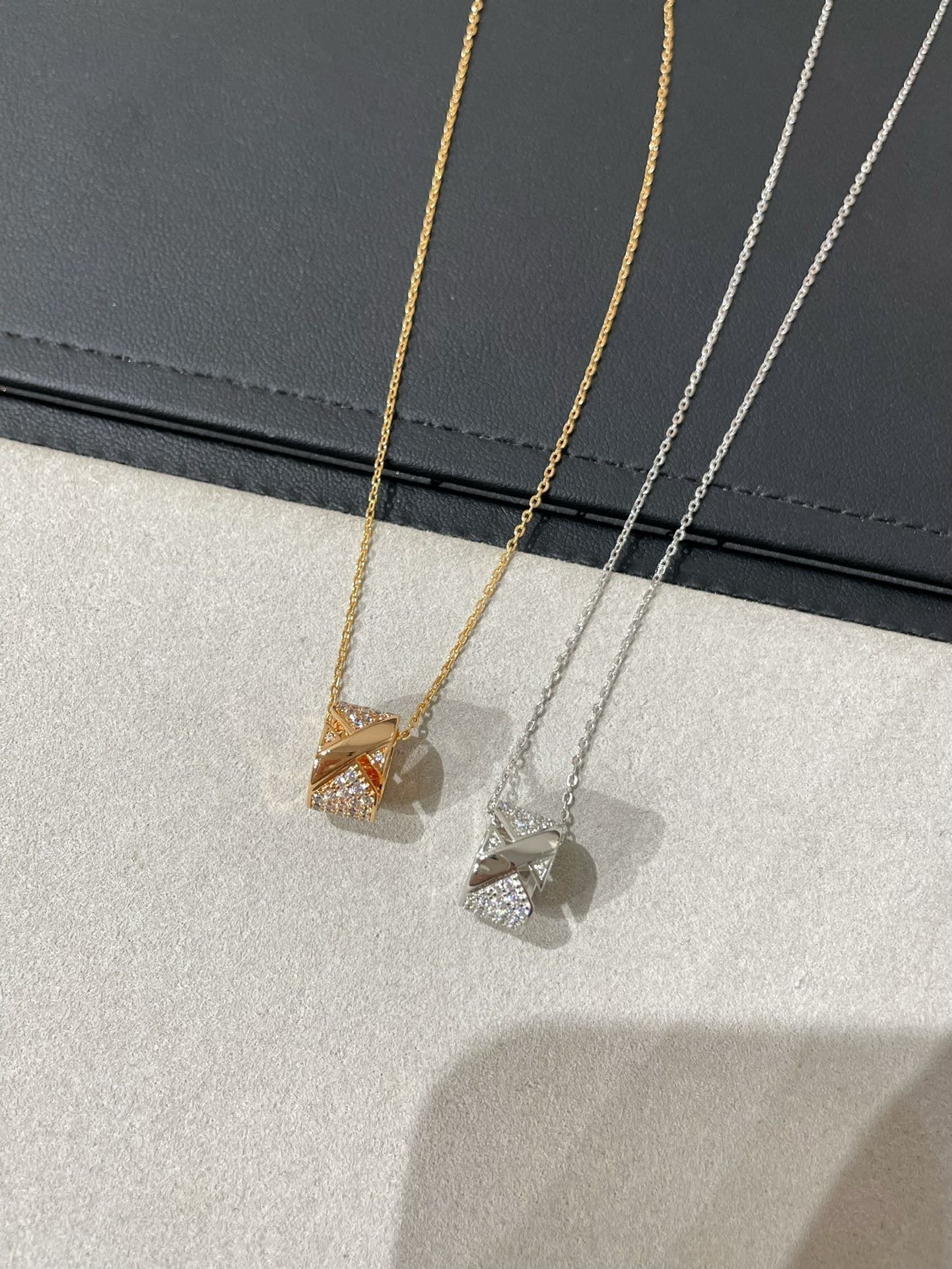 [Shinejoy]LIENS EVIDENCE DIAMOND PAVED NECKLACE