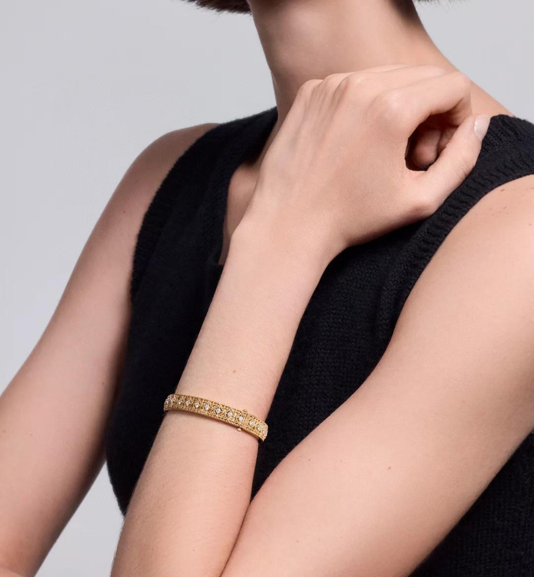 [⭐Shinejoy]2026 WOVEN-PATTERN BRACELET SET WITH FULL DIAMOND INLAY THREE-COLORS