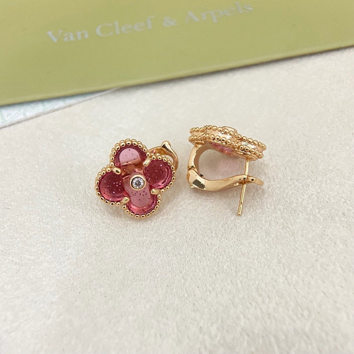 [⭐Shinejoy]2026 NEW  CLOVER 1 MOTIFPINK ENAMEL STUD EARRINGS WITH DIAMONDS2