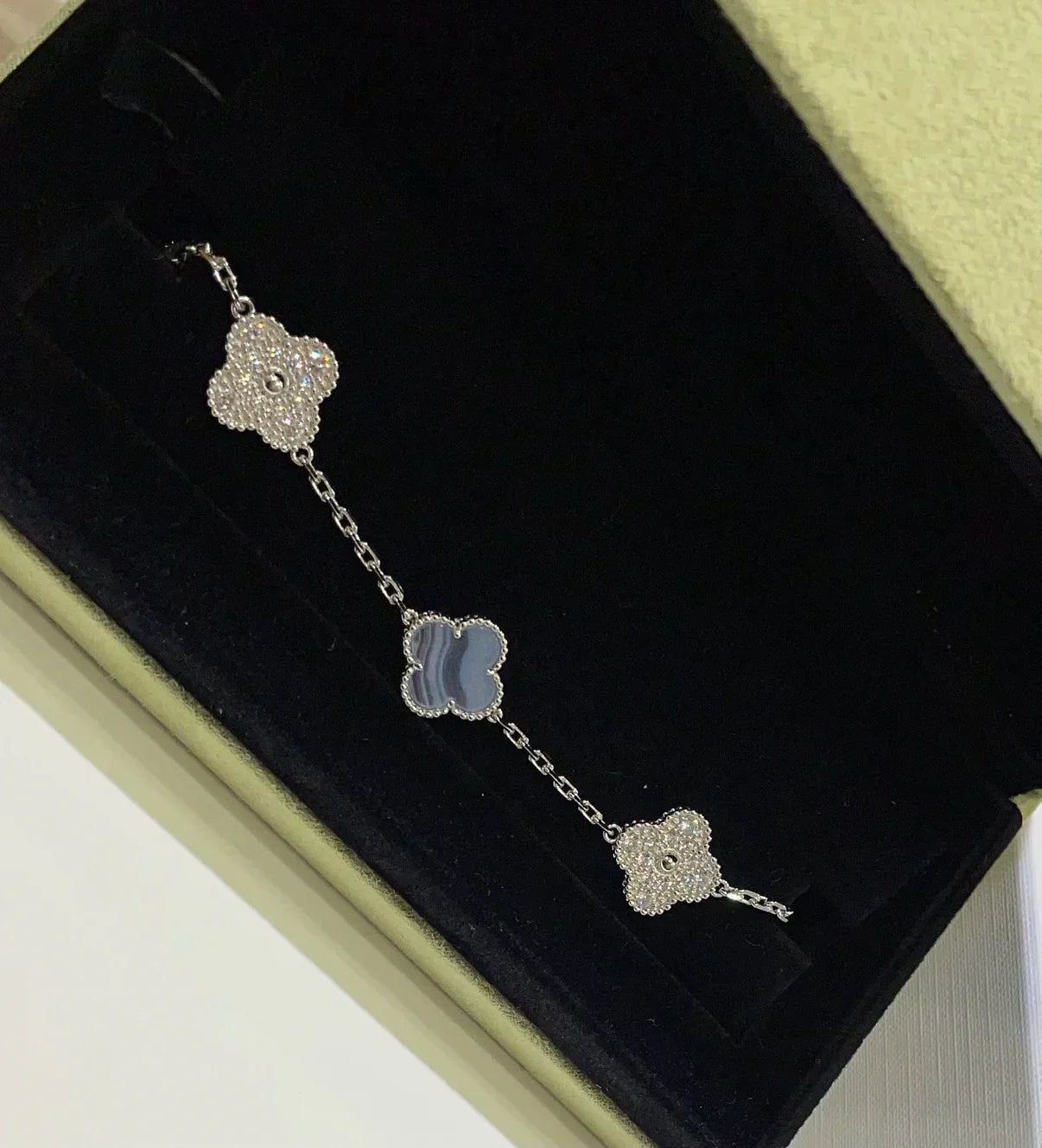 [Shinejoy] CLOVER 5 MOTIF PURPLE CHALCEDONY BRACELET COLLECTION