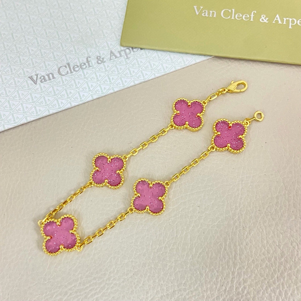 [⭐Shinejoy]NEW BUBBLE PINK ENAMEL 5-FLOWER BRACELET