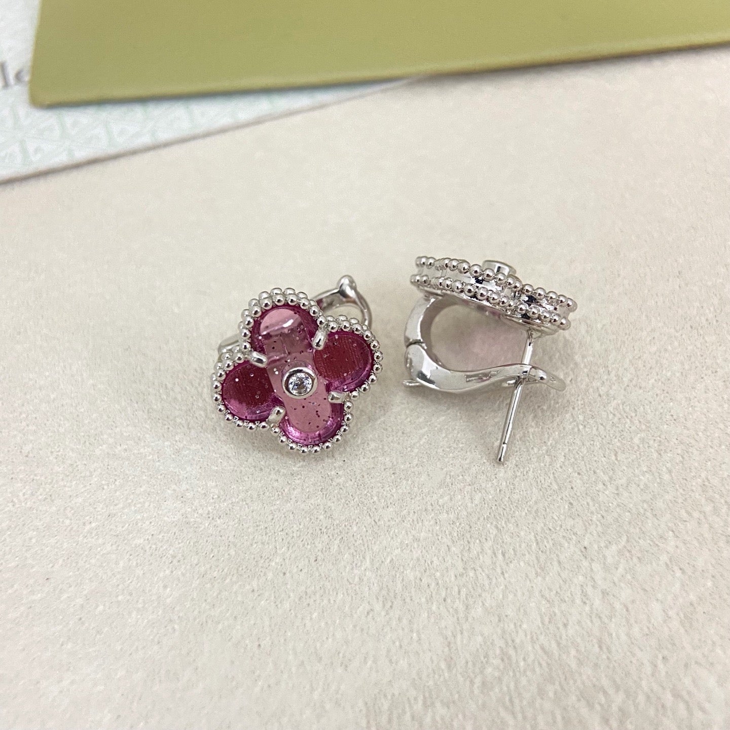[⭐Shinejoy]2026 NEW  CLOVER 1 MOTIFPINK ENAMEL STUD EARRINGS WITH DIAMONDS2