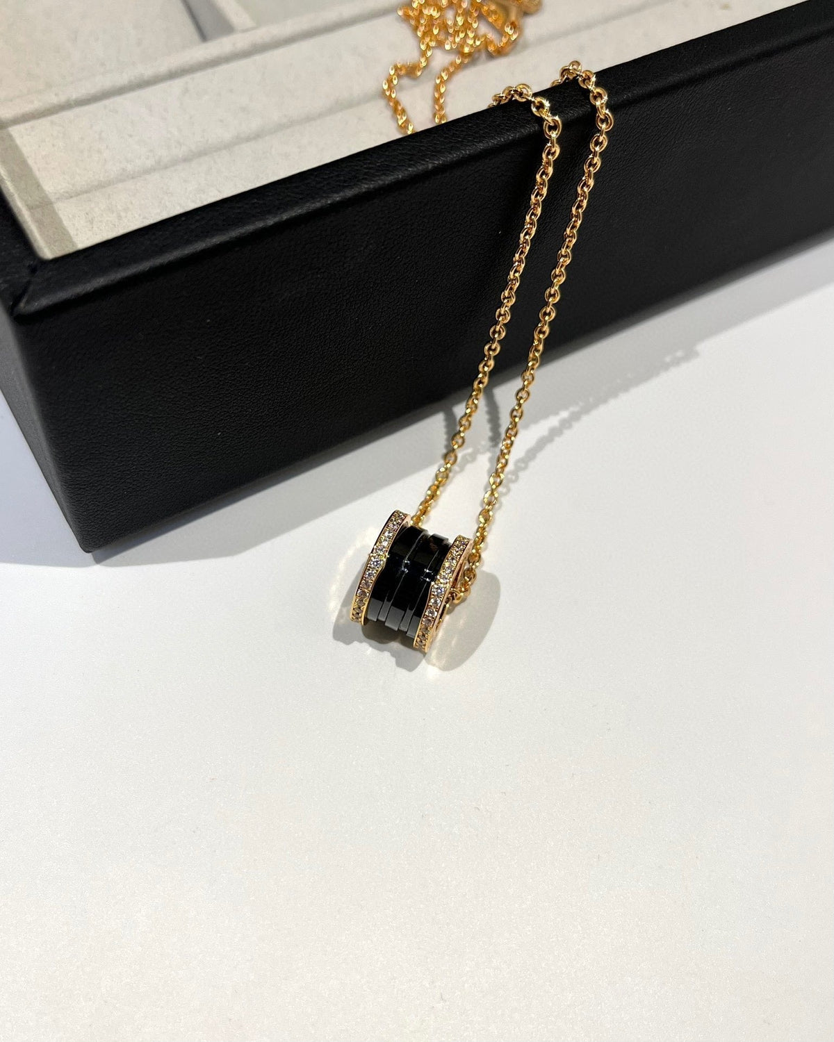 [⭐Shinejoy]ZERO 1 BLACK CERAMIC DIAMOND PINK GOLD NECKLACE
