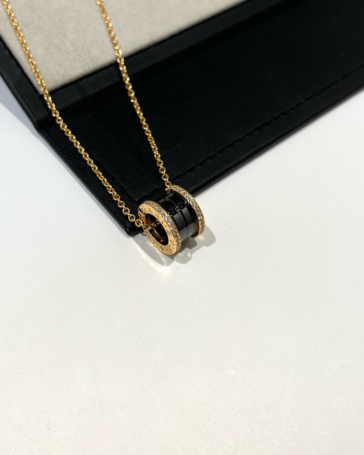 [⭐Shinejoy]ZERO 1 BLACK CERAMIC DIAMOND PINK GOLD NECKLACE