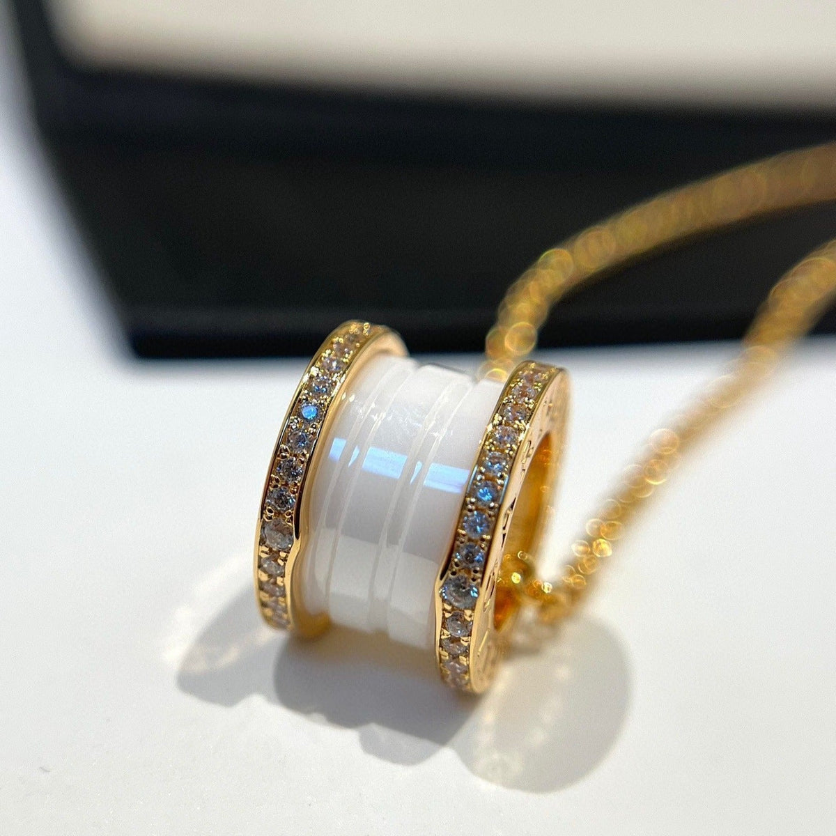 [⭐Shinejoy]ZERO 1 WHITE CERAMIC DIAMOND PINK GOLD NECKLACE