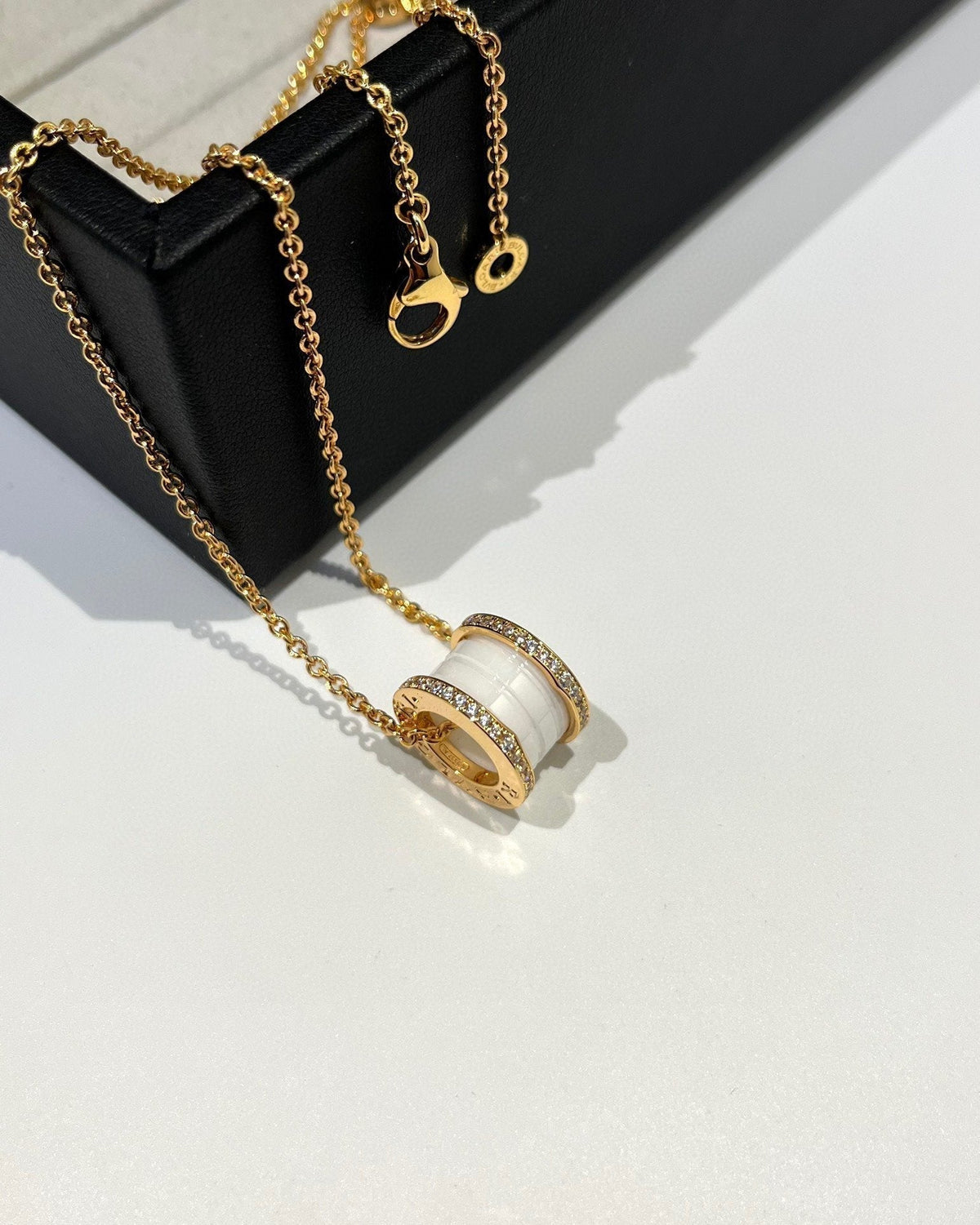 [⭐Shinejoy]ZERO 1 WHITE CERAMIC DIAMOND PINK GOLD NECKLACE